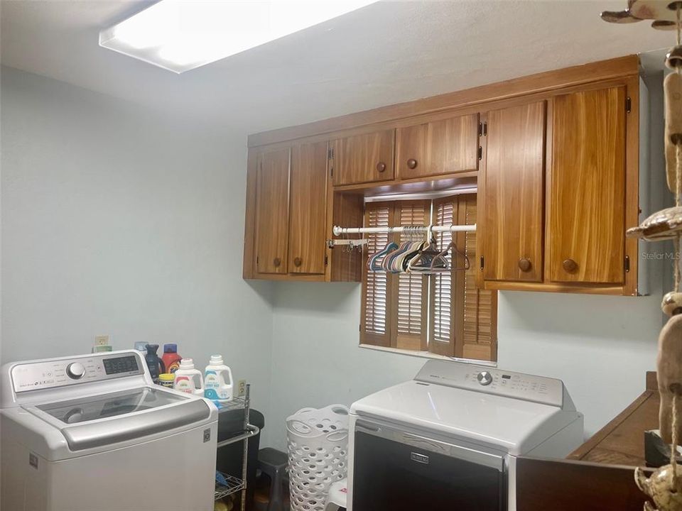 Vendido Recientemente: $279,900 (3 camas, 2 baños, 3042 Pies cuadrados)