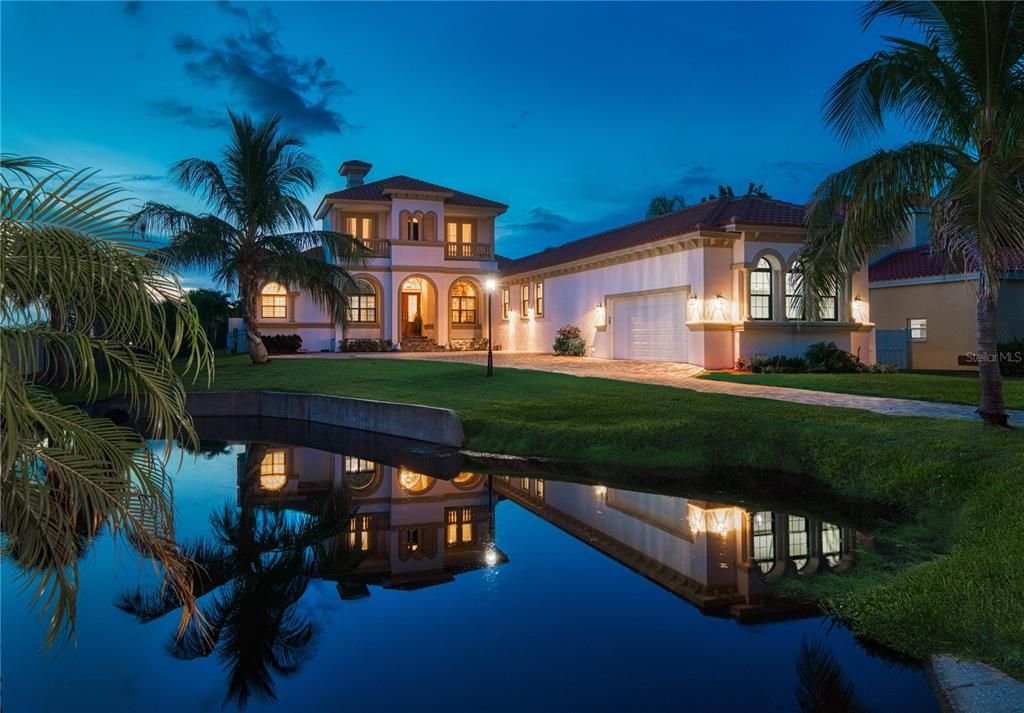 Recently Sold: $2,500,000 (5 beds, 5 baths, 4231 Square Feet)