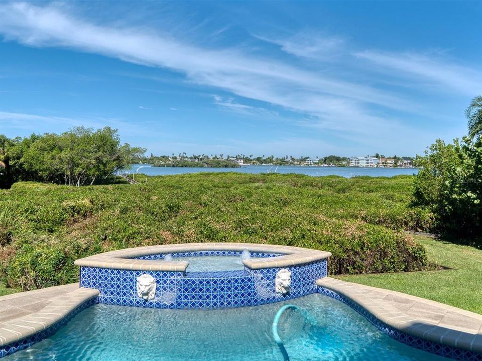 Recently Sold: $2,500,000 (5 beds, 5 baths, 4231 Square Feet)