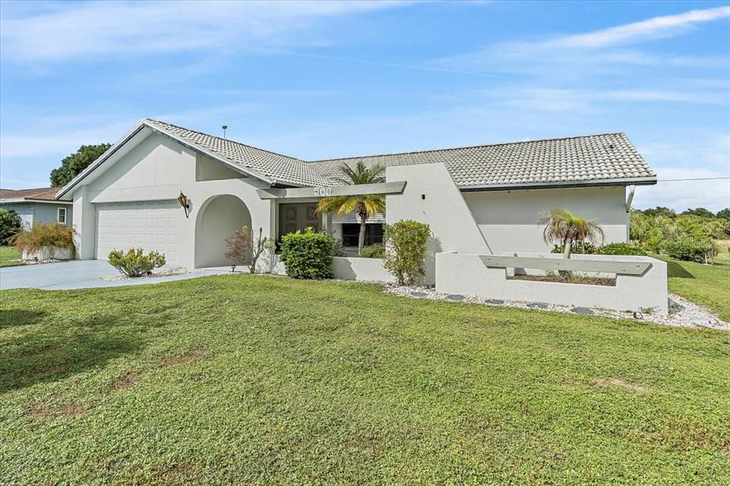 Recently Sold: $419,000 (2 beds, 2 baths, 2172 Square Feet)