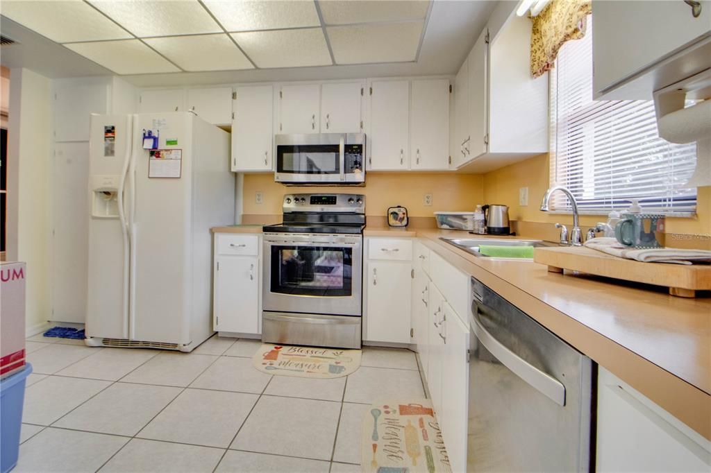 Recently Sold: $130,000 (2 beds, 2 baths, 1441 Square Feet)