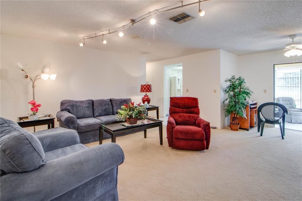 Recently Sold: $130,000 (2 beds, 2 baths, 1441 Square Feet)