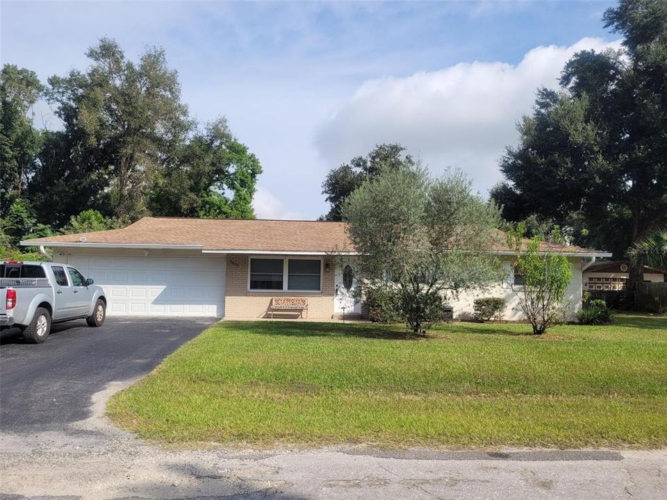 Recently Sold: $215,000 (3 beds, 2 baths, 1592 Square Feet)