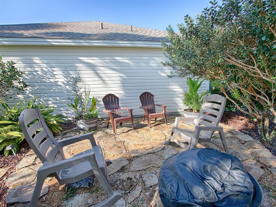 Private firepit alcove