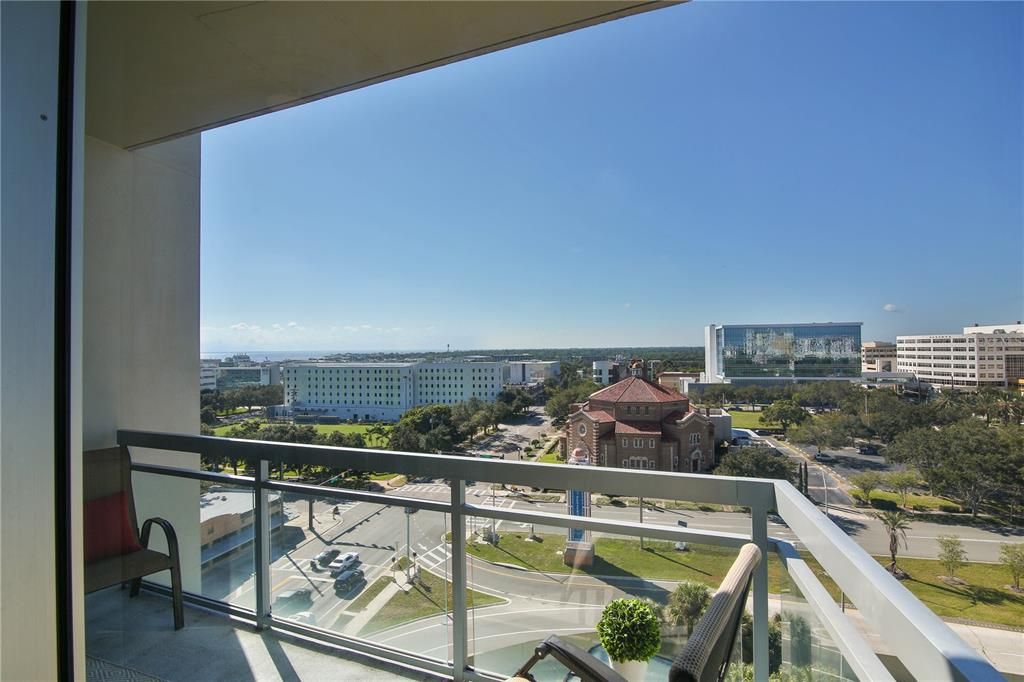 Recently Sold: $725,000 (2 beds, 2 baths, 1393 Square Feet)