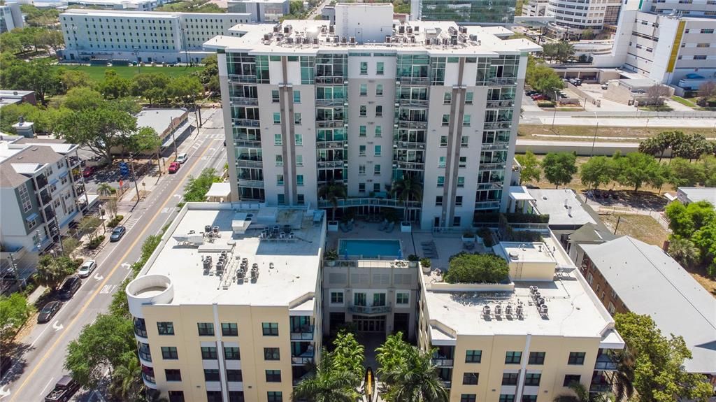 Recently Sold: $725,000 (2 beds, 2 baths, 1393 Square Feet)