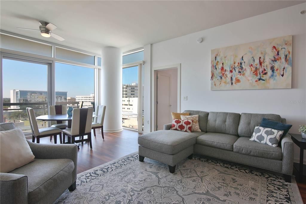 Recently Sold: $725,000 (2 beds, 2 baths, 1393 Square Feet)