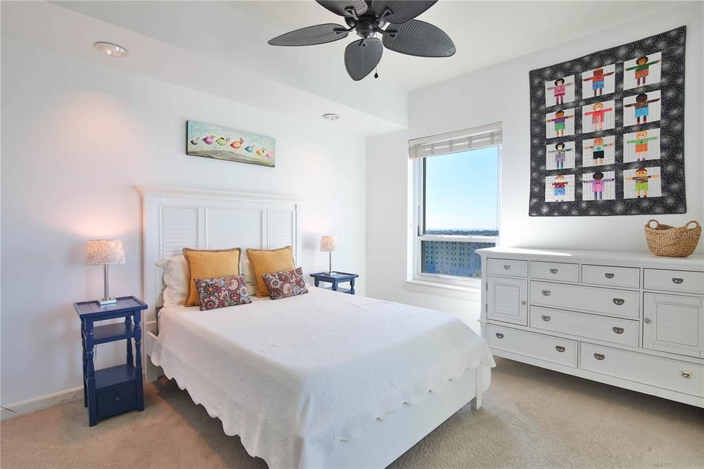 Recently Sold: $725,000 (2 beds, 2 baths, 1393 Square Feet)