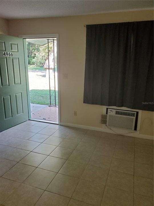 Recently Rented: $750 (1 beds, 1 baths, 864 Square Feet)