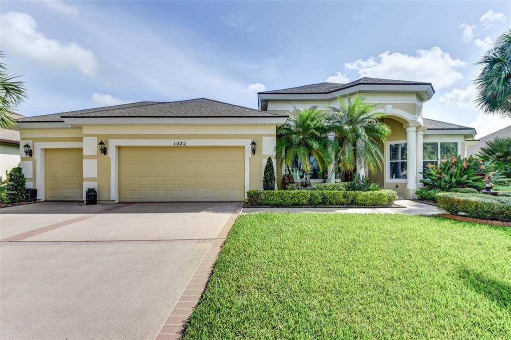 Recently Sold: $659,900 (3 beds, 2 baths, 2565 Square Feet)
