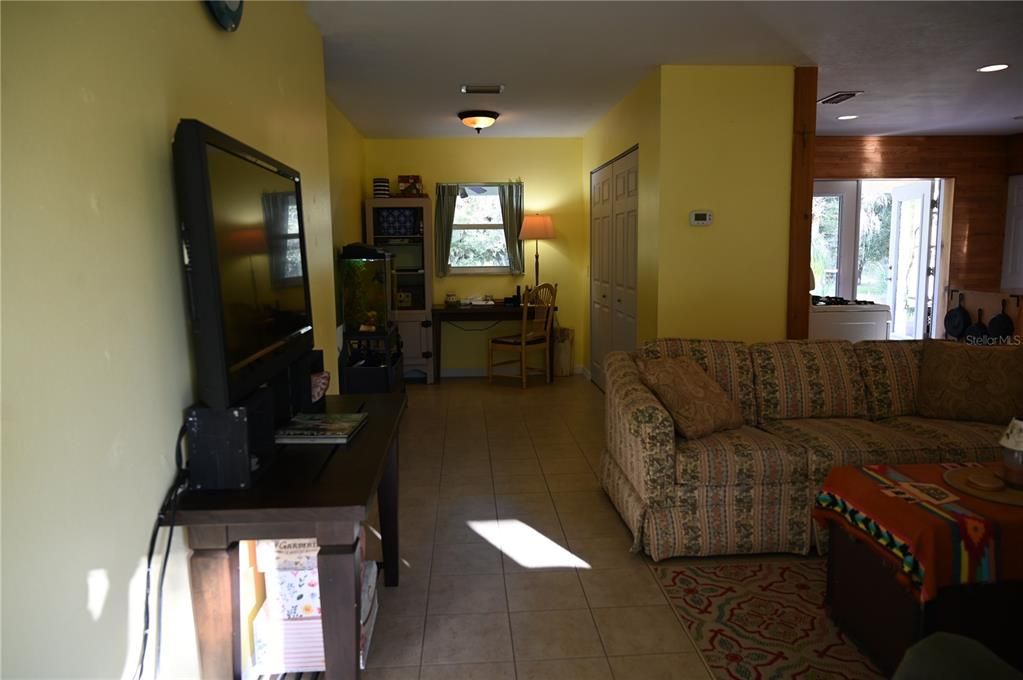 Vendido Recientemente: $629,900 (2 camas, 2 baños, 1056 Pies cuadrados)