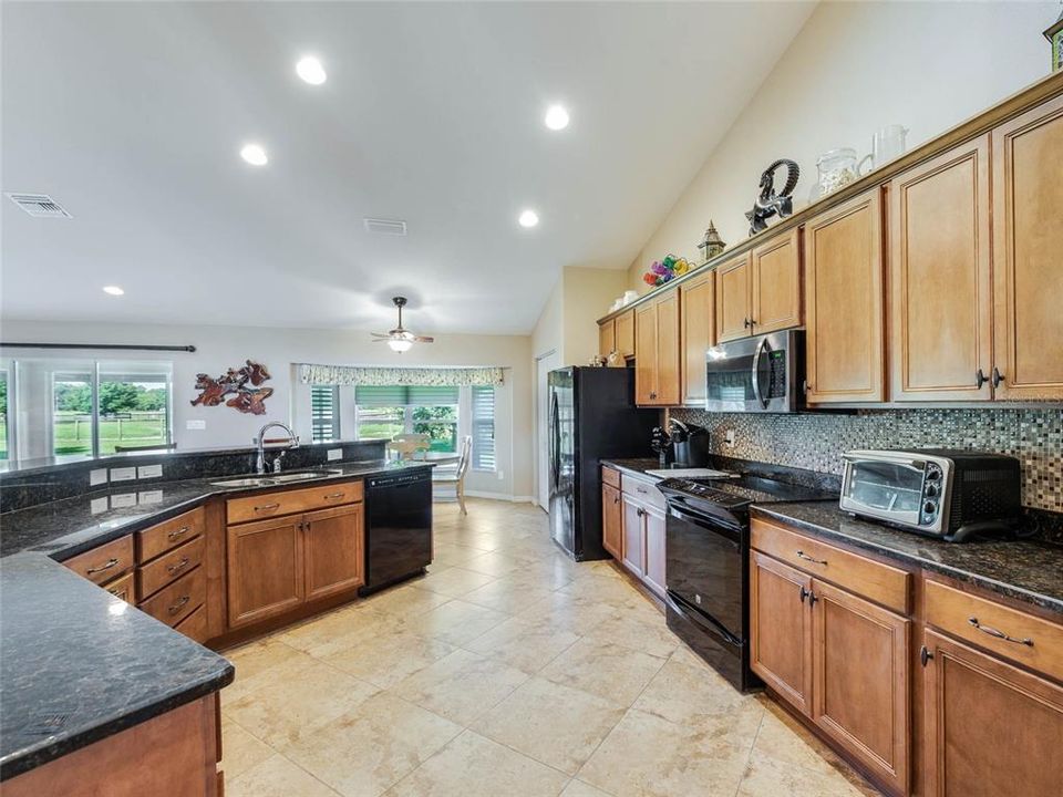 Recently Sold: $1,500,000 (3 beds, 2 baths, 2448 Square Feet)