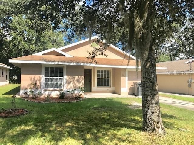 Vendido Recientemente: $240,000 (4 camas, 2 baños, 1131 Pies cuadrados)