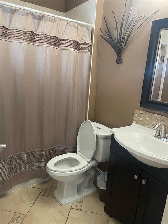 1st Floor - Full Bathroom