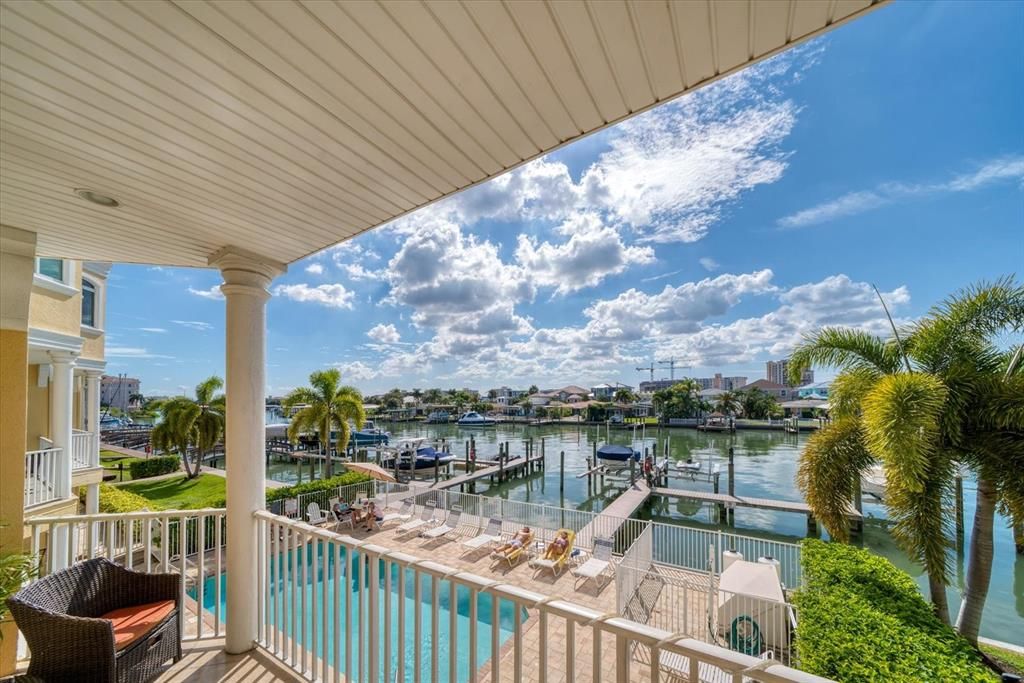 Recently Sold: $1,395,000 (3 beds, 3 baths, 2241 Square Feet)