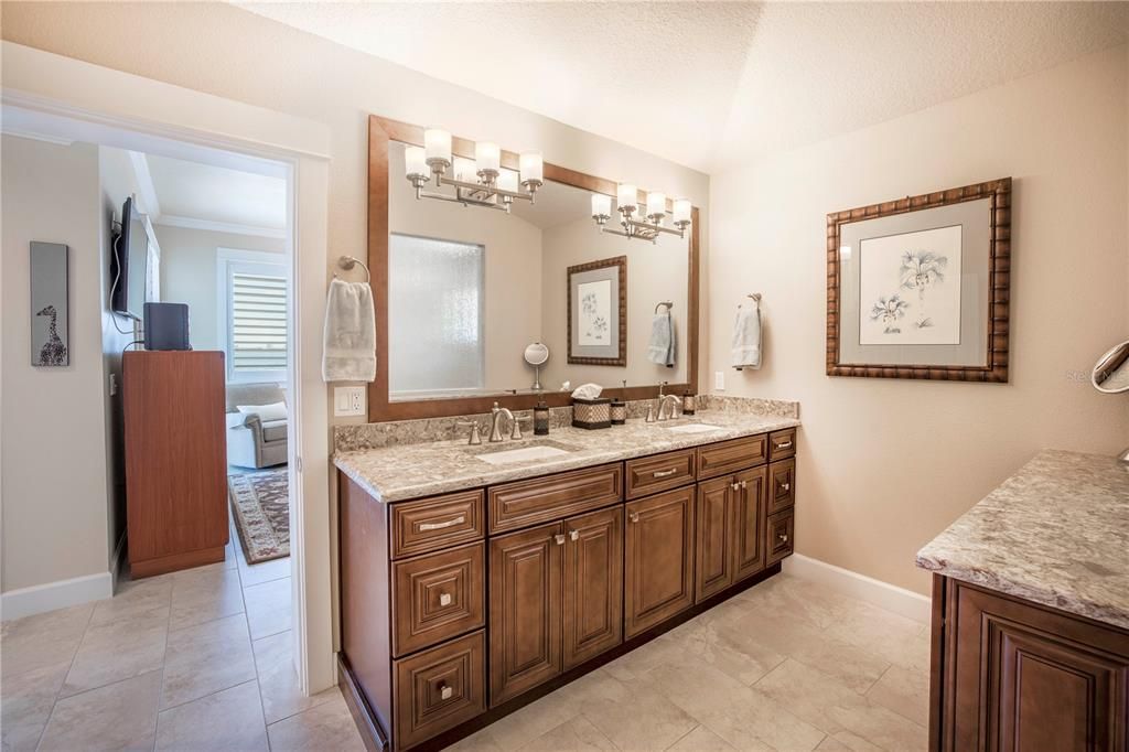 Recently Sold: $2,100,000 (3 beds, 2 baths, 2236 Square Feet)