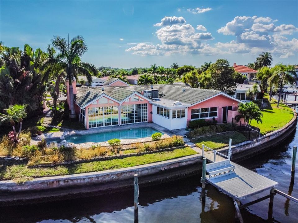 Recently Sold: $2,750,000 (4 beds, 3 baths, 2236 Square Feet)