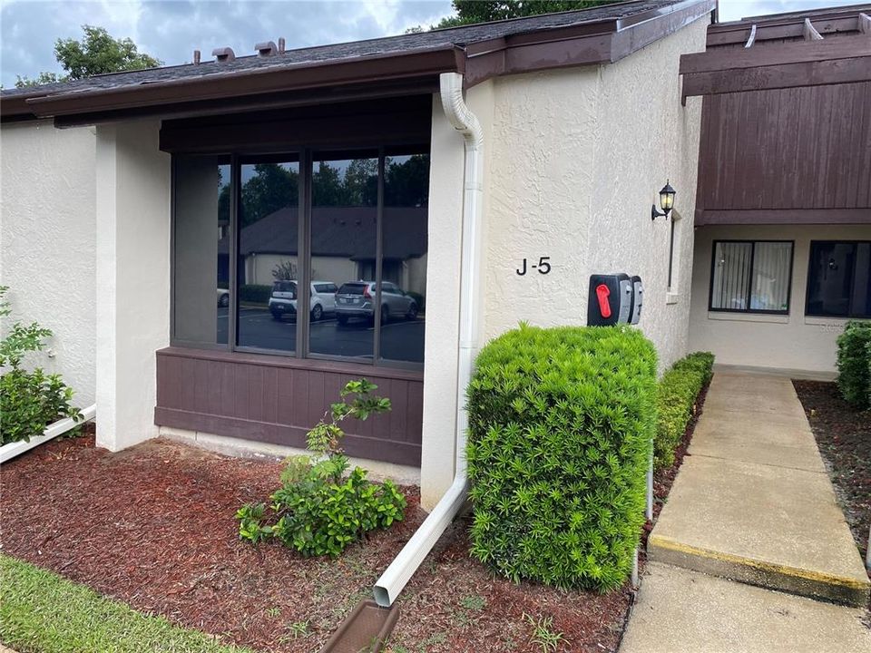 Recently Sold: $159,900 (2 beds, 2 baths, 1049 Square Feet)
