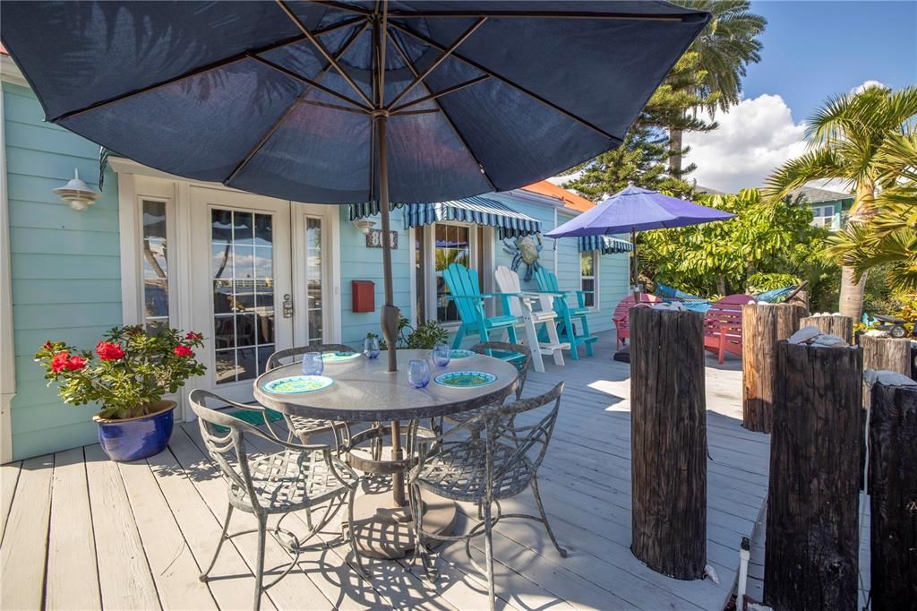 Recently Sold: $1,700,000 (3 beds, 2 baths, 923 Square Feet)