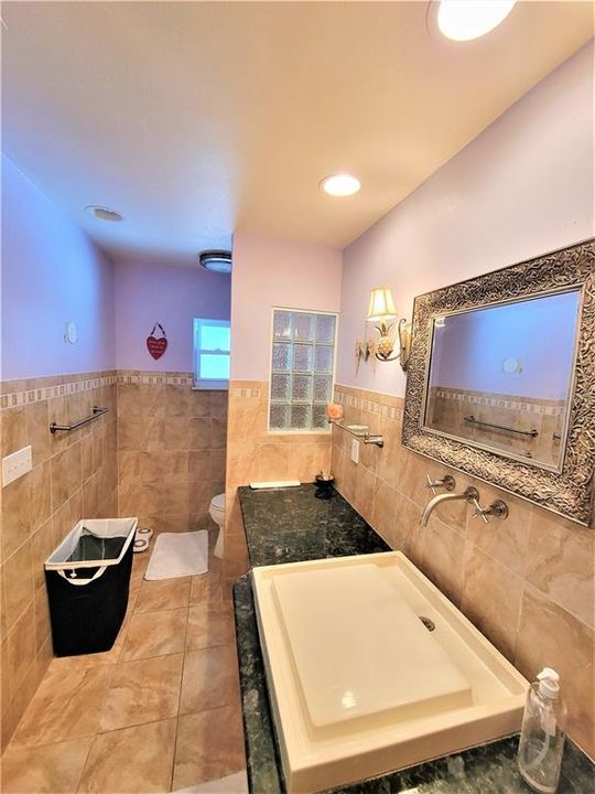 最近售出: $925,000 (5 贝兹, 4 浴室, 4160 平方英尺)