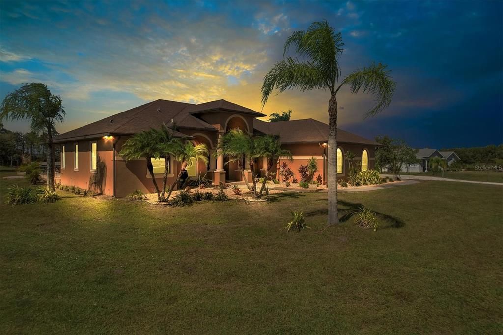 Recently Sold: $1,000,000 (4 beds, 3 baths, 3286 Square Feet)