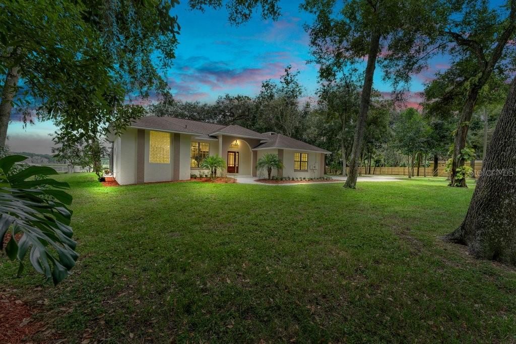 Vendido Recientemente: $1,649,900 (6 camas, 3 baños, 3751 Pies cuadrados)