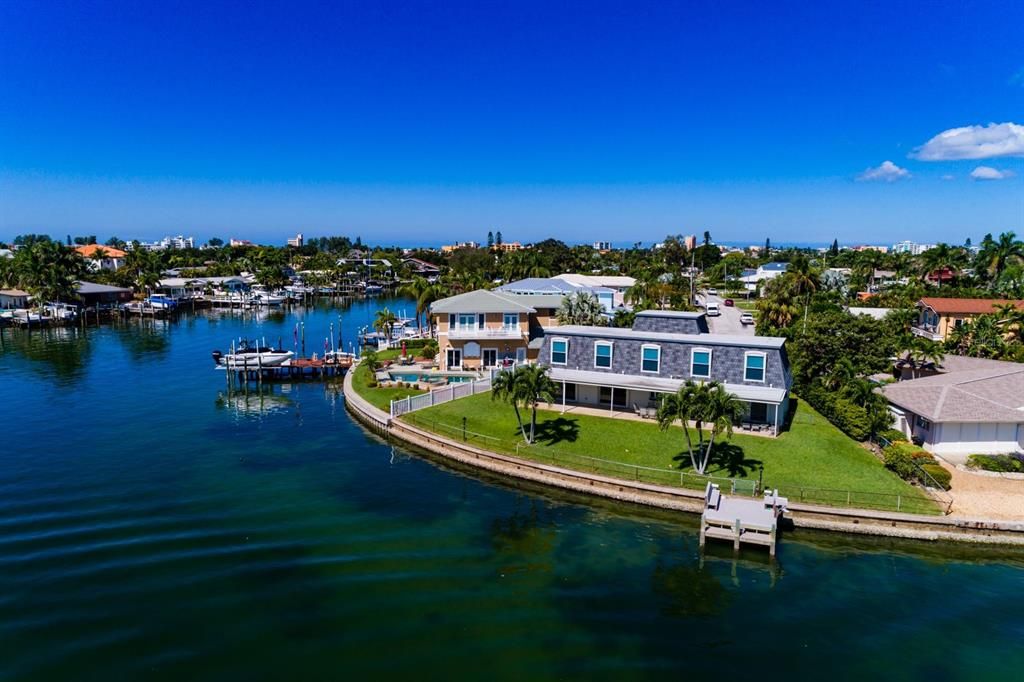 Recently Sold: $1,825,000 (5 beds, 3 baths, 3715 Square Feet)
