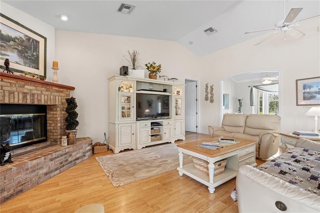 Recently Sold: $1,390,000 (3 beds, 2 baths, 2905 Square Feet)