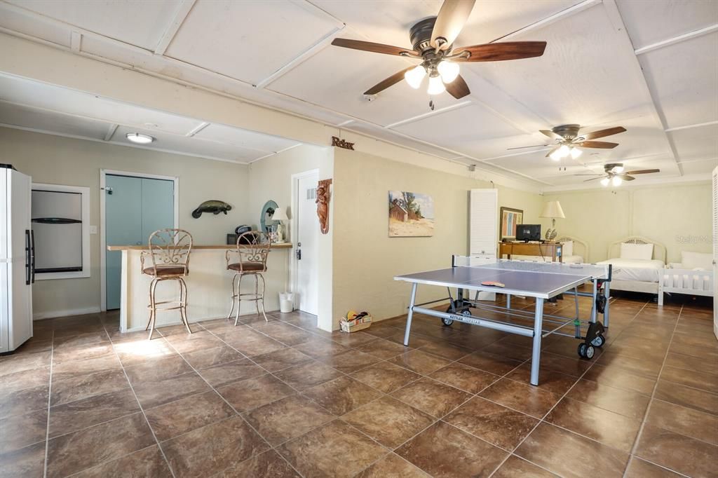 Recently Sold: $1,495,000 (2 beds, 2 baths, 1064 Square Feet)