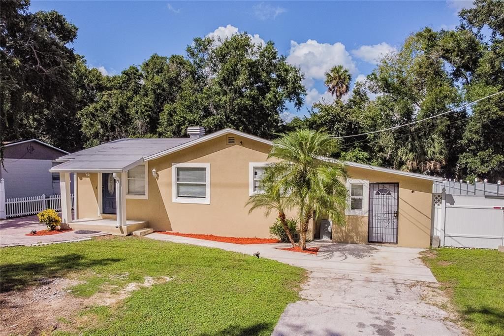 Vendido Recientemente: $299,900 (4 camas, 1 baños, 1686 Pies cuadrados)