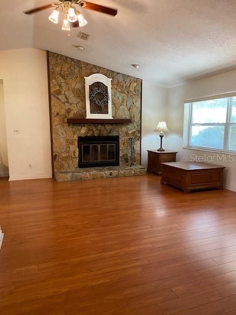 Recently Sold: $197,500 (3 beds, 2 baths, 1278 Square Feet)
