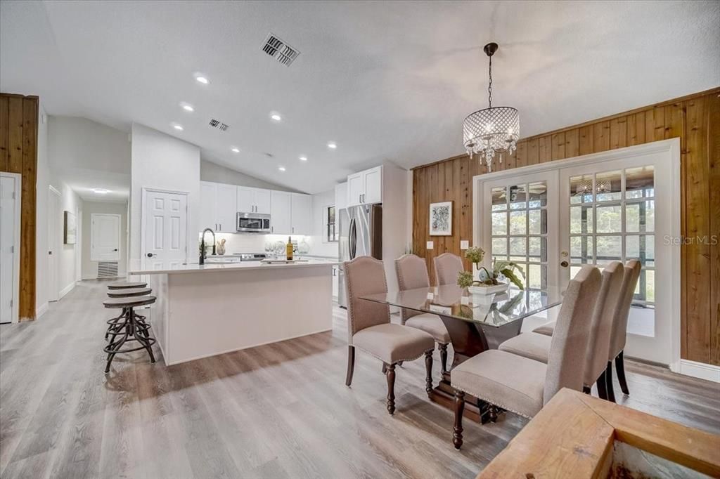 Recently Sold: $650,000 (4 beds, 2 baths, 2406 Square Feet)