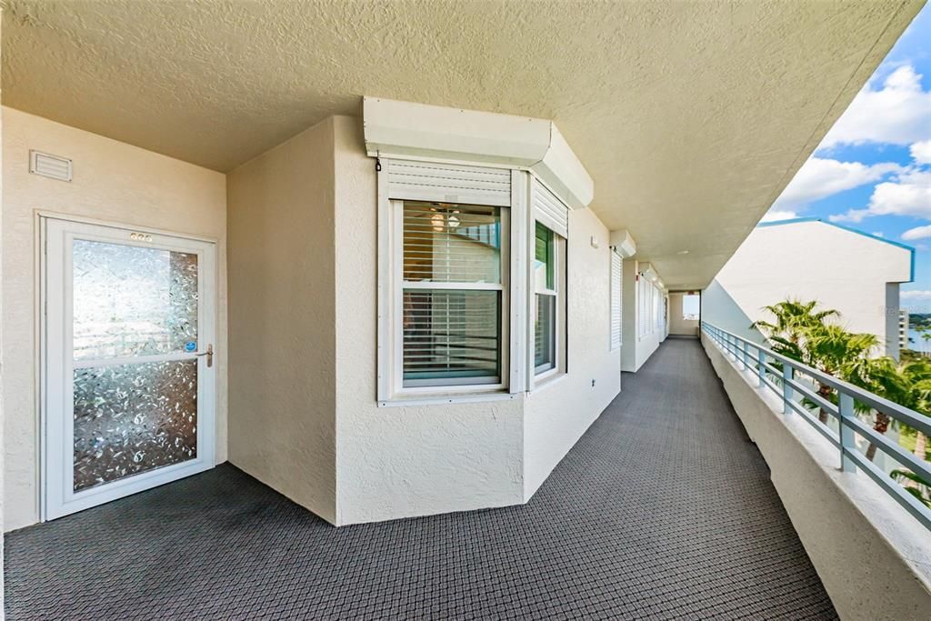 Recently Sold: $380,000 (1 beds, 2 baths, 980 Square Feet)