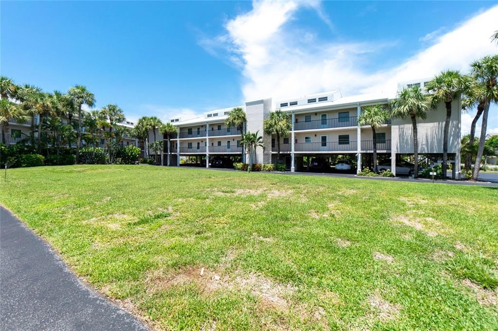 Recently Sold: $529,000 (2 beds, 2 baths, 1311 Square Feet)