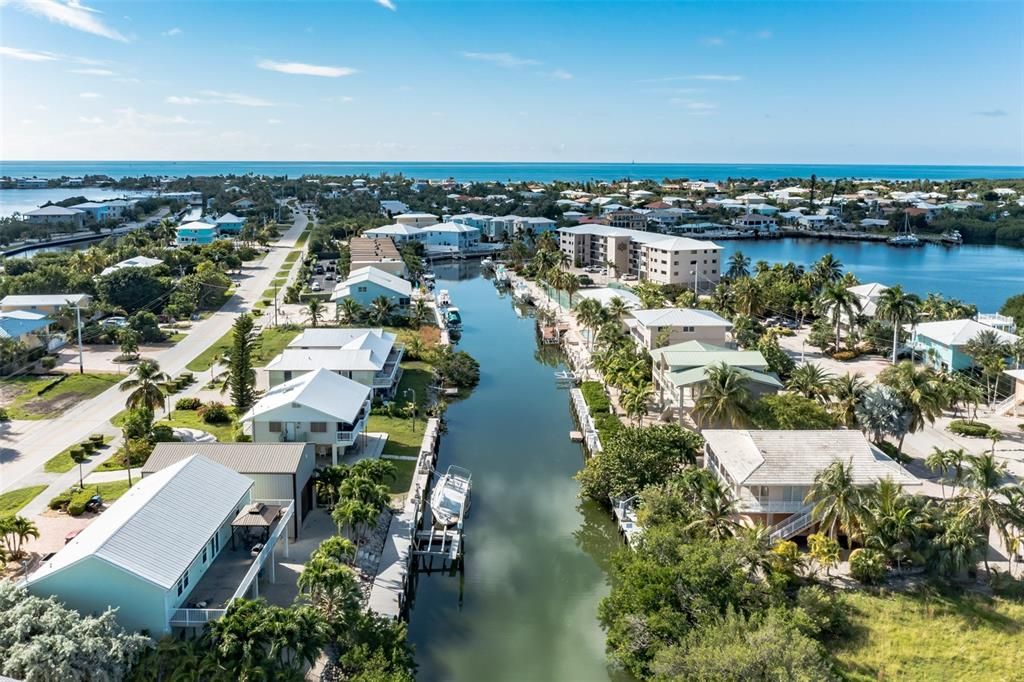 Recently Sold: $1,585,000 (2 beds, 2 baths, 1600 Square Feet)