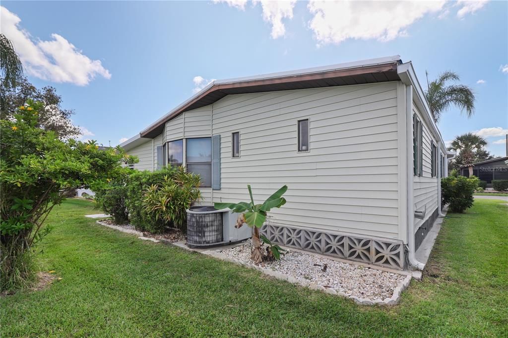 Recently Sold: $135,000 (2 beds, 2 baths, 1056 Square Feet)