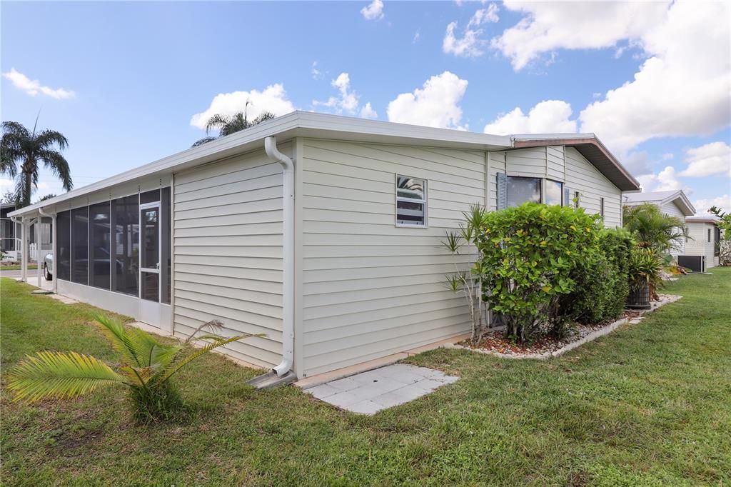 Recently Sold: $135,000 (2 beds, 2 baths, 1056 Square Feet)