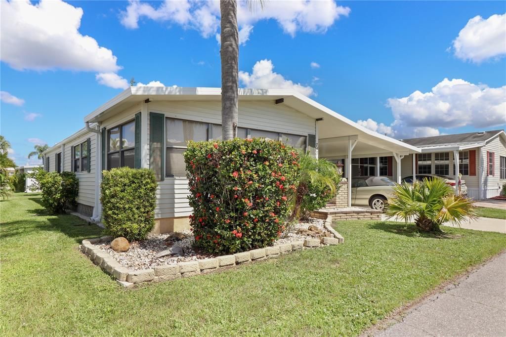 Recently Sold: $135,000 (2 beds, 2 baths, 1056 Square Feet)