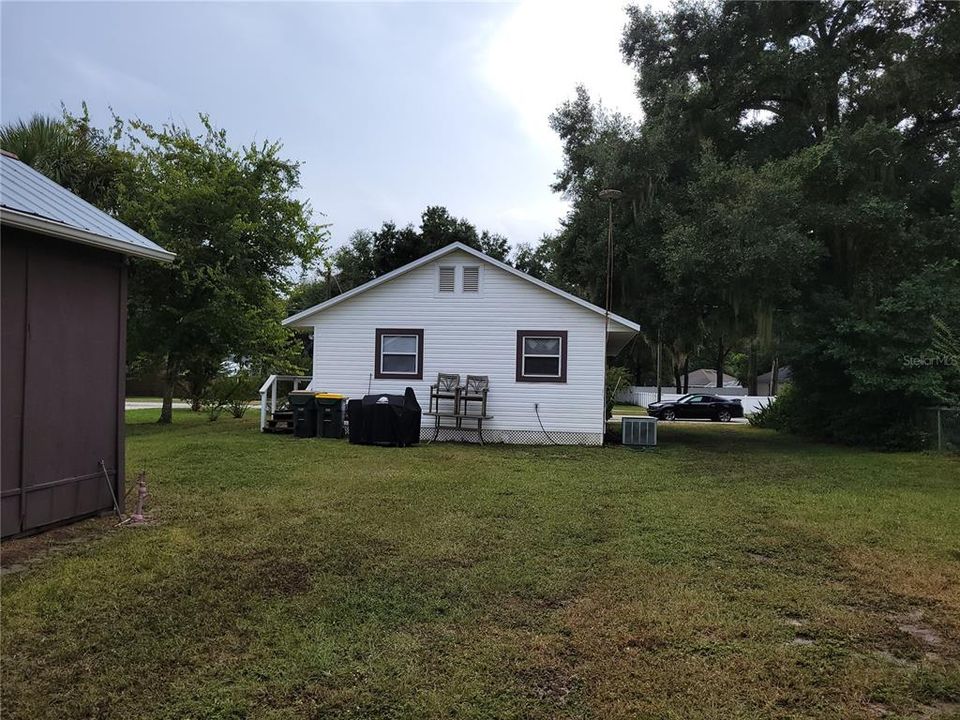 Recently Sold: $180,000 (2 beds, 1 baths, 1000 Square Feet)