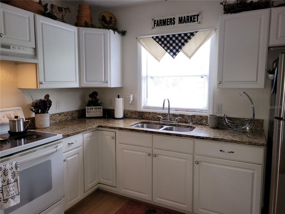 Recently Sold: $180,000 (2 beds, 1 baths, 1000 Square Feet)