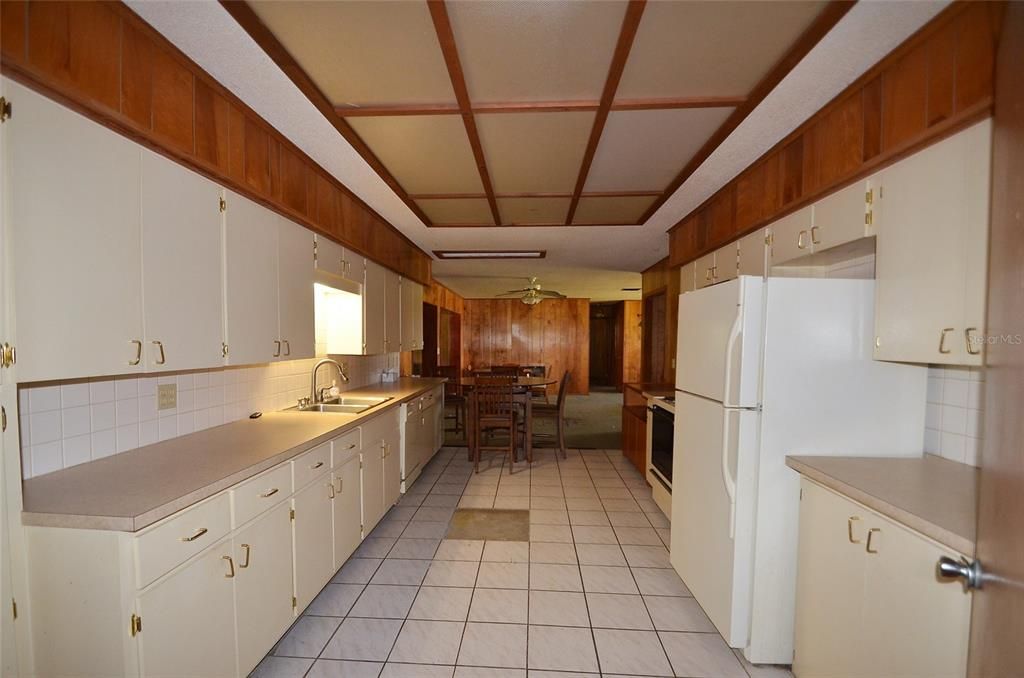 Vendido Recientemente: $299,900 (3 camas, 2 baños, 1783 Pies cuadrados)