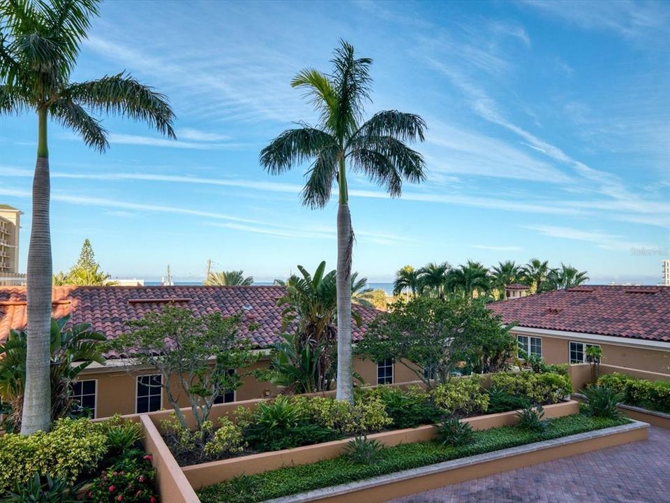Recently Sold: $1,275,000 (3 beds, 2 baths, 1870 Square Feet)