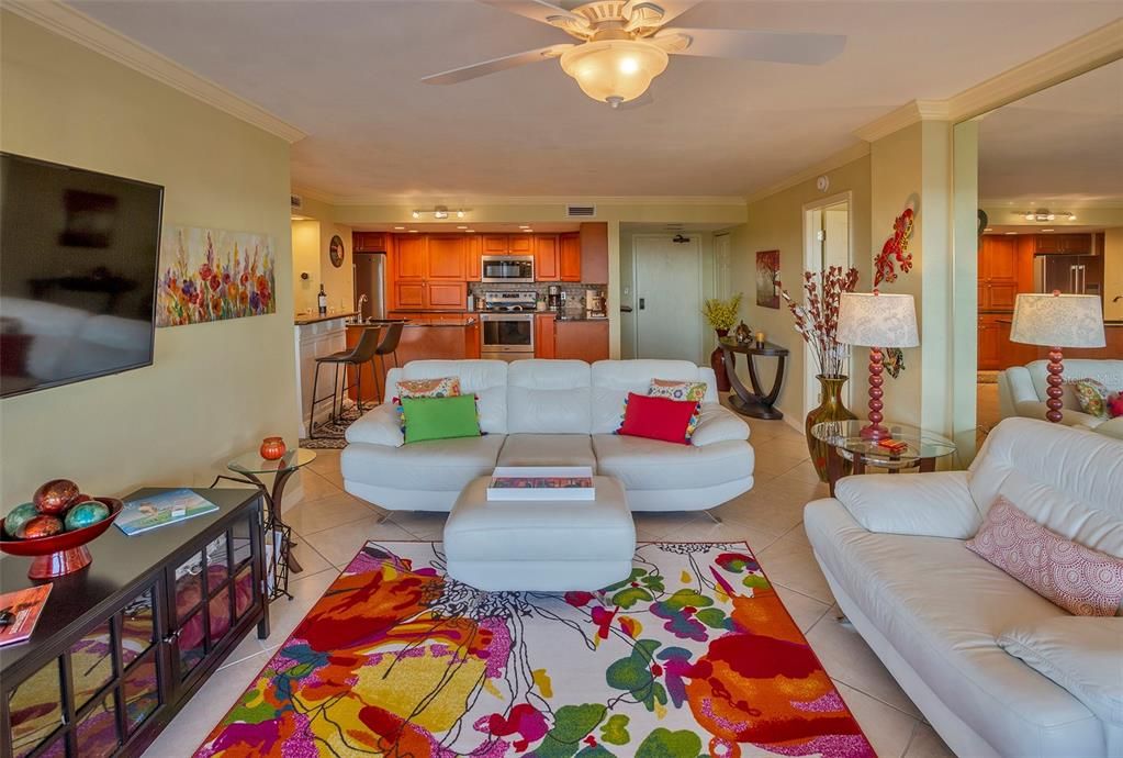 Recently Sold: $600,000 (2 beds, 2 baths, 1100 Square Feet)