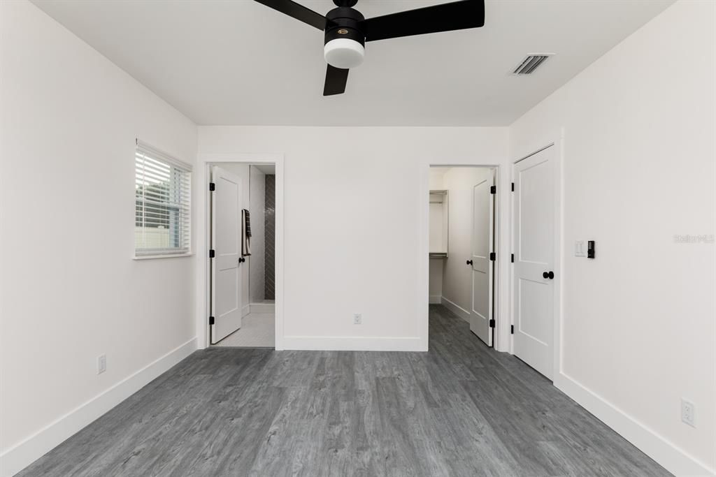 Recently Sold: $829,000 (3 beds, 2 baths, 1487 Square Feet)