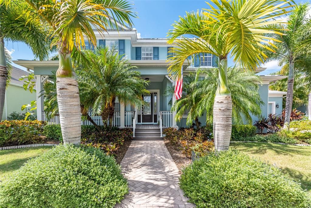 Recently Sold: $945,000 (5 beds, 4 baths, 3998 Square Feet)