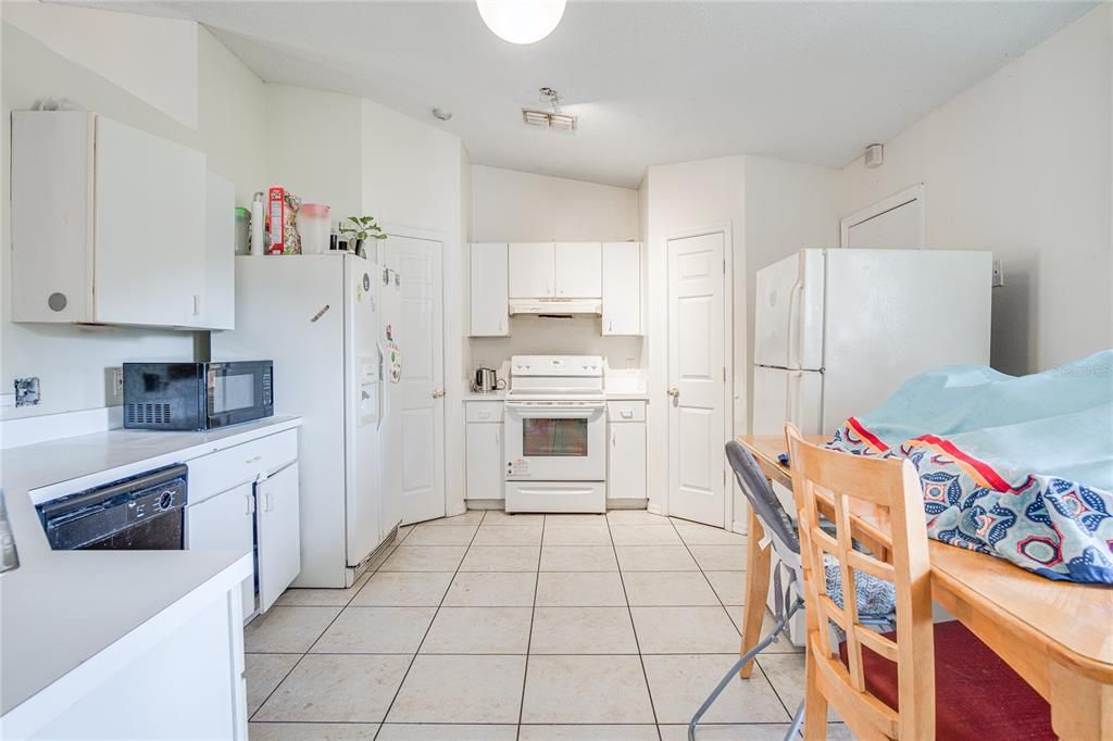 Recently Sold: $219,500 (3 beds, 2 baths, 1424 Square Feet)