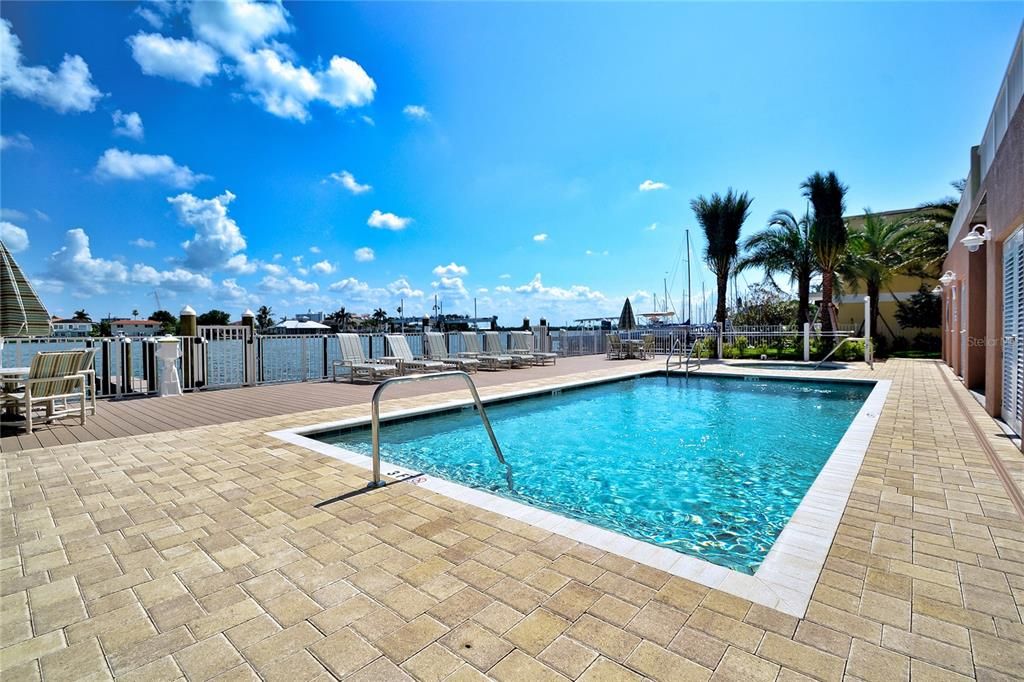 Recently Sold: $1,299,999 (3 beds, 2 baths, 1738 Square Feet)