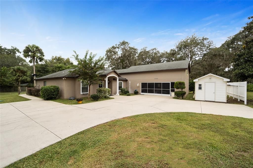 Recently Sold: $450,000 (4 beds, 2 baths, 2073 Square Feet)