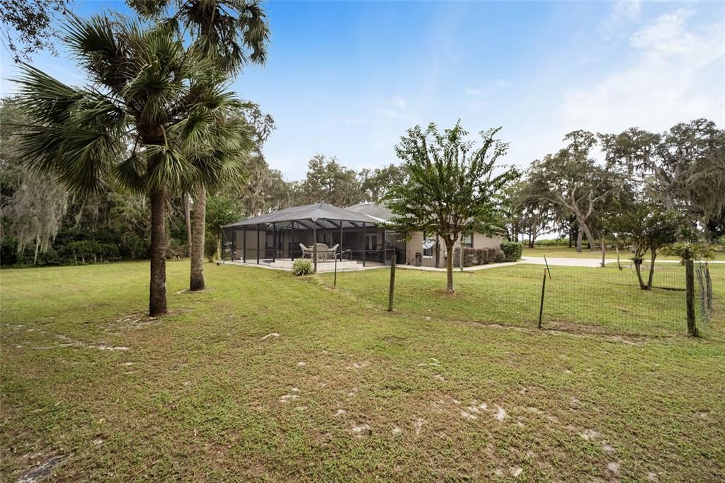 Recently Sold: $450,000 (4 beds, 2 baths, 2073 Square Feet)