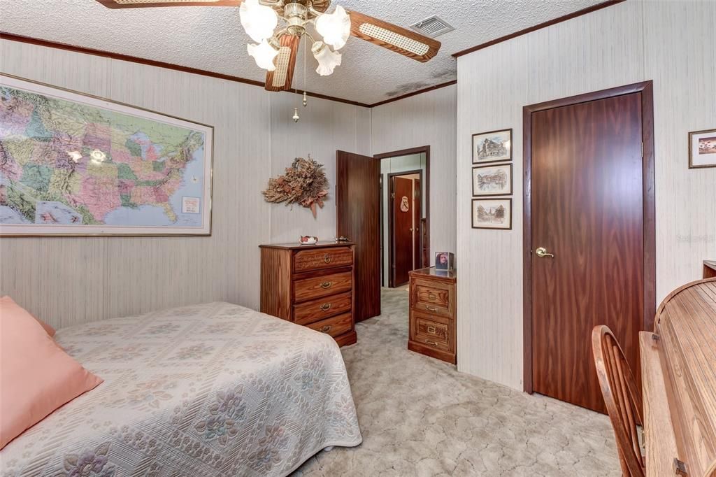 Недавно продано: $168,000 (4 спален, 3 ванн, 2052 Квадратных фут)